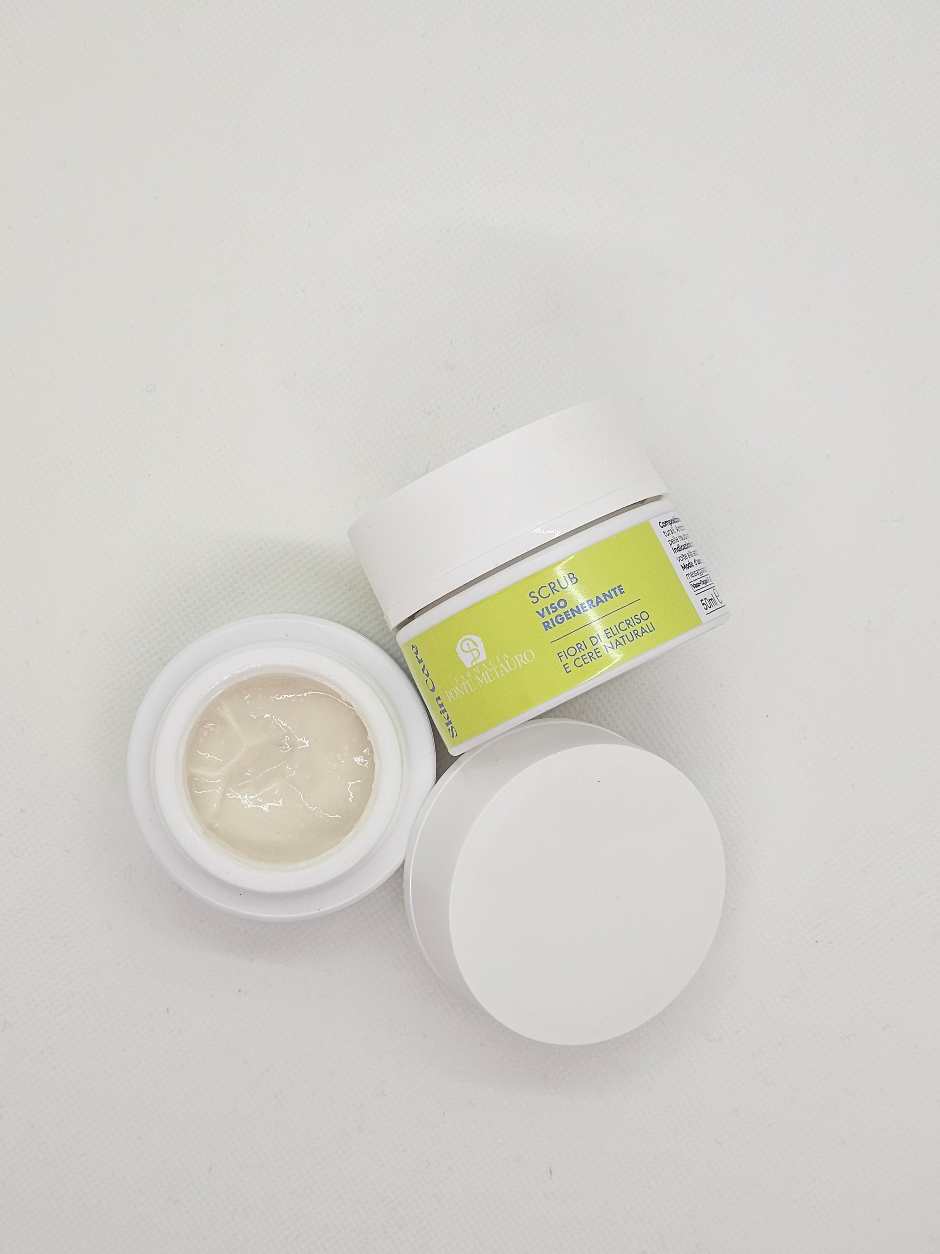 scrub-viso-rigenerante-love-pharmacy